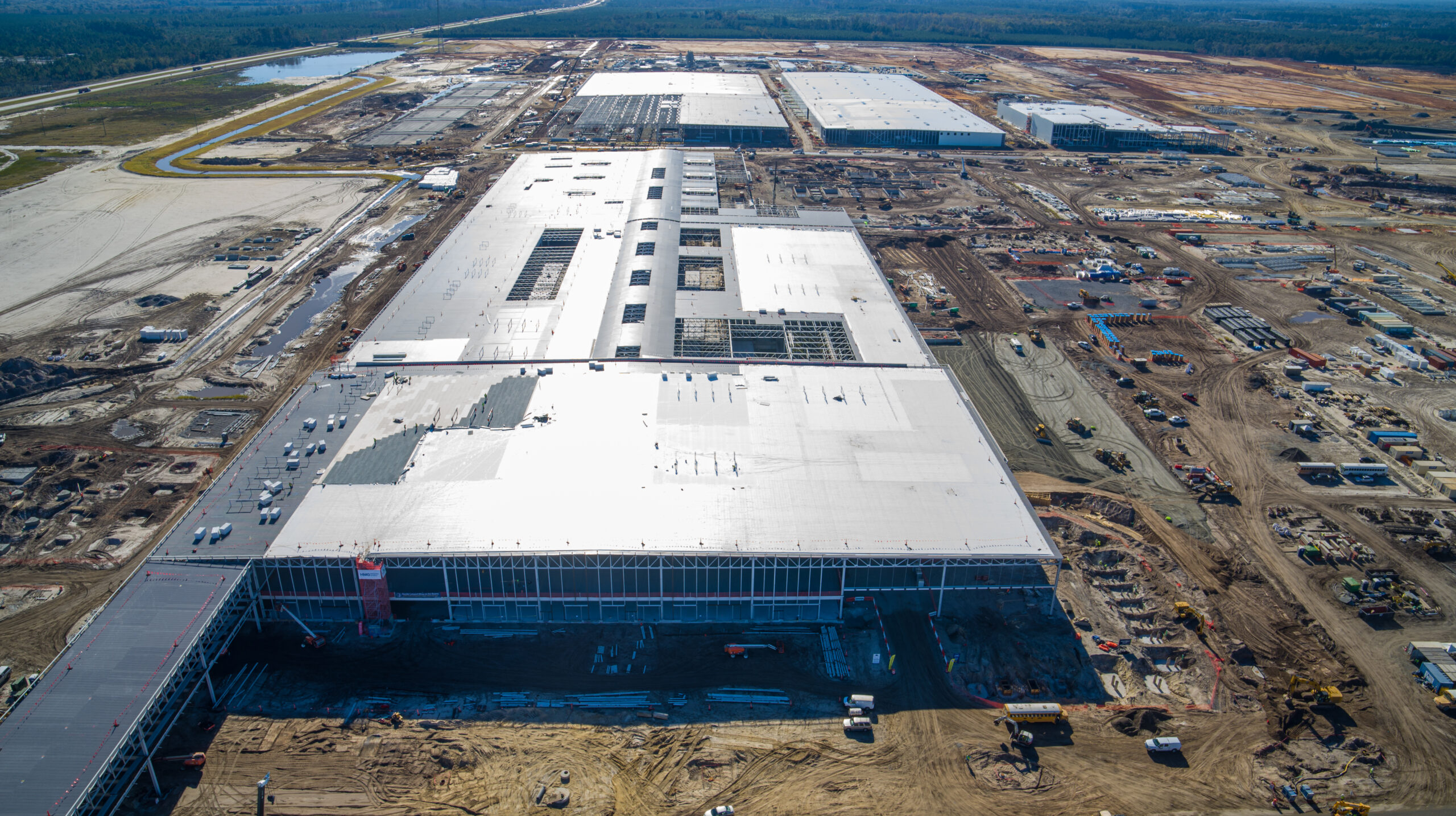 Hyundai Adjusts Production Tempo in Global EV Market While Maintaining Popularity in the U.S.