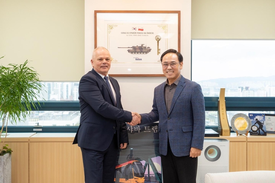 Hyundai Rotem CEO Lee Yong-bae Meets with Executives of Polish Rail Manufacturer Newag to Strengthen Partnership