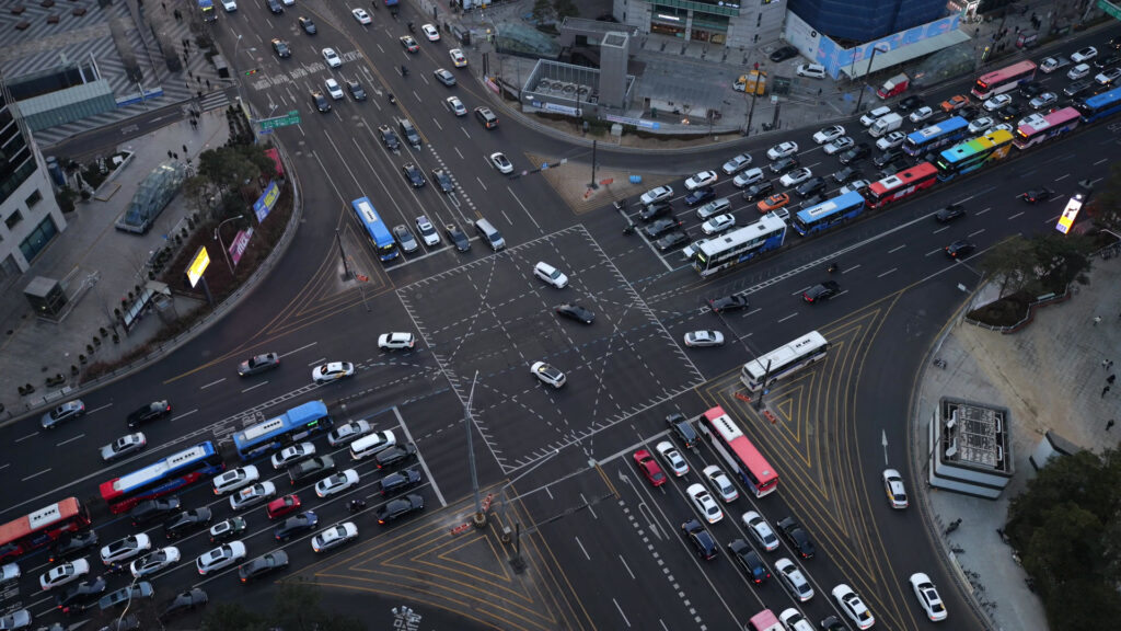 Seoul Bus Strike Ends After Two Days, Highlighting Risks of Public Backlash in Labor Disputes