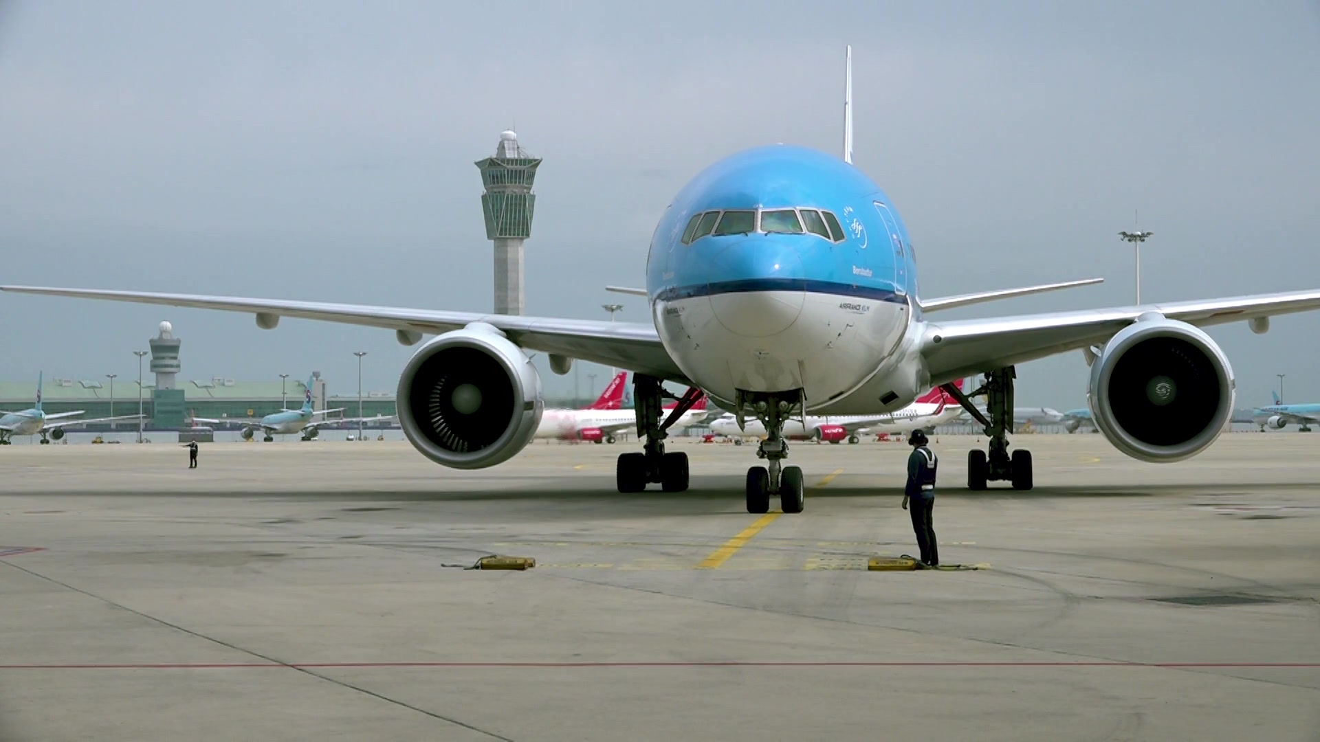 South Korea’s Airfare Fuel Surcharges Hit Record High as U.S. Routes Near $1,400 Round Trip