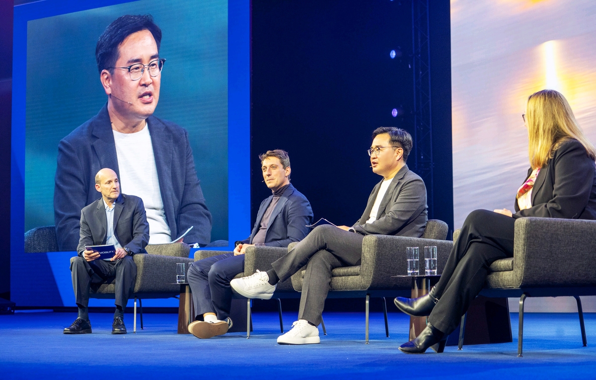 Samsung Display Bets Big on OLED as the Future of Mobility