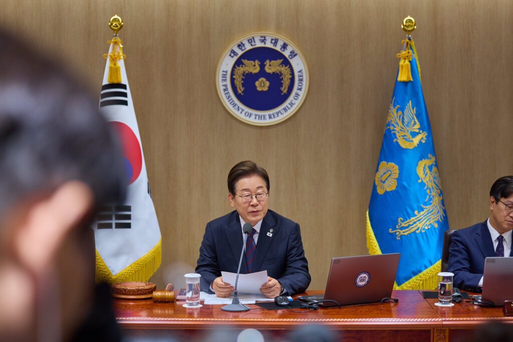 South Korean Government Unveils $14.7 Billion Stimulus Plan, Offers $109-$365 Consumer Vouchers per Person