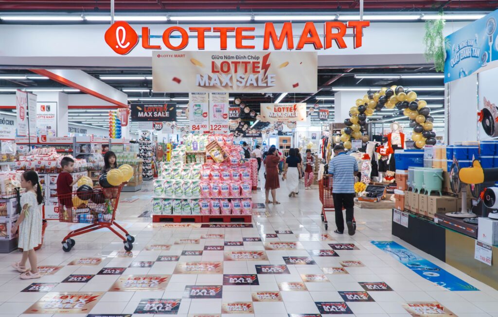 Lotte Mart Named One of Vietnam’s Top 10 Brands for 7th Straight Year