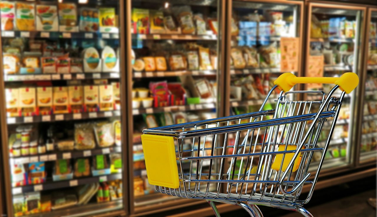 Why Americans Still Have It Cheaper at the Grocery Store Than South Koreans Americans may be grumbling about rising grocery bills, but compared to shoppers in South Korea, they’re still getting a bargain. 